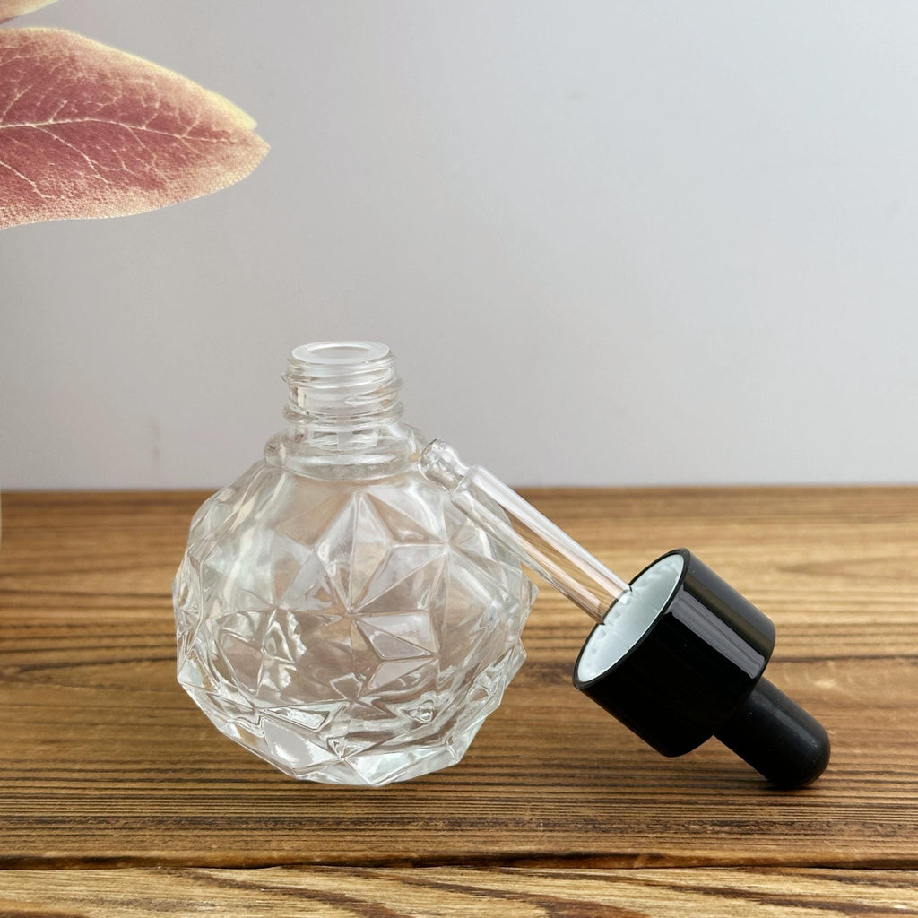 30ml Clear Faceted Glass Spray Bottle
