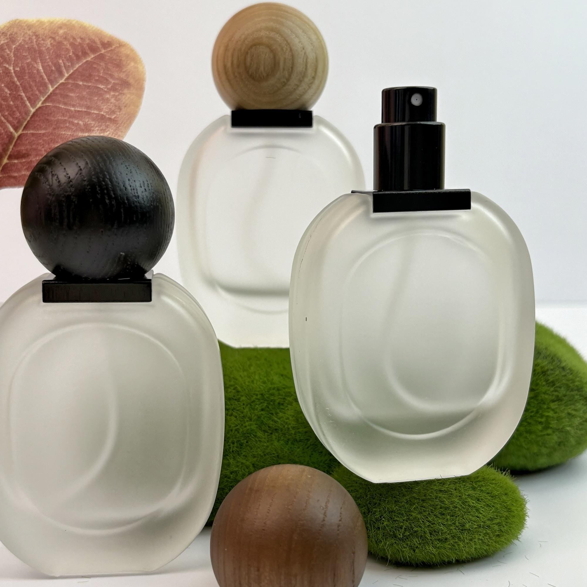 30ml Frosted Glass Liquid Atomizer Containers with Wooden Lid