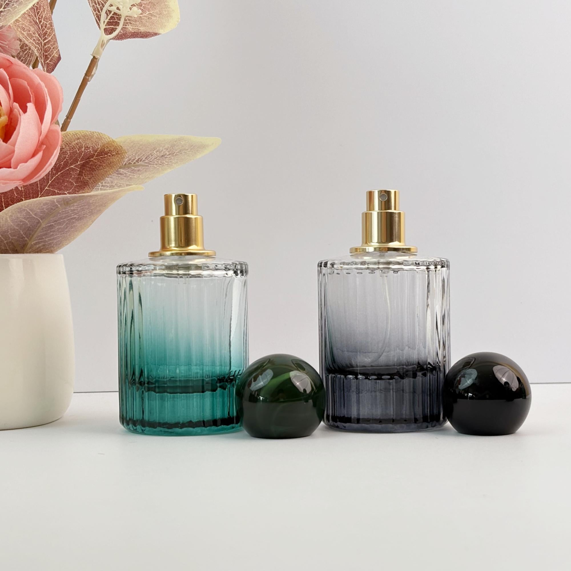 Ribbed Gradient Glass Perfume Spray Bottle with Gold Pump