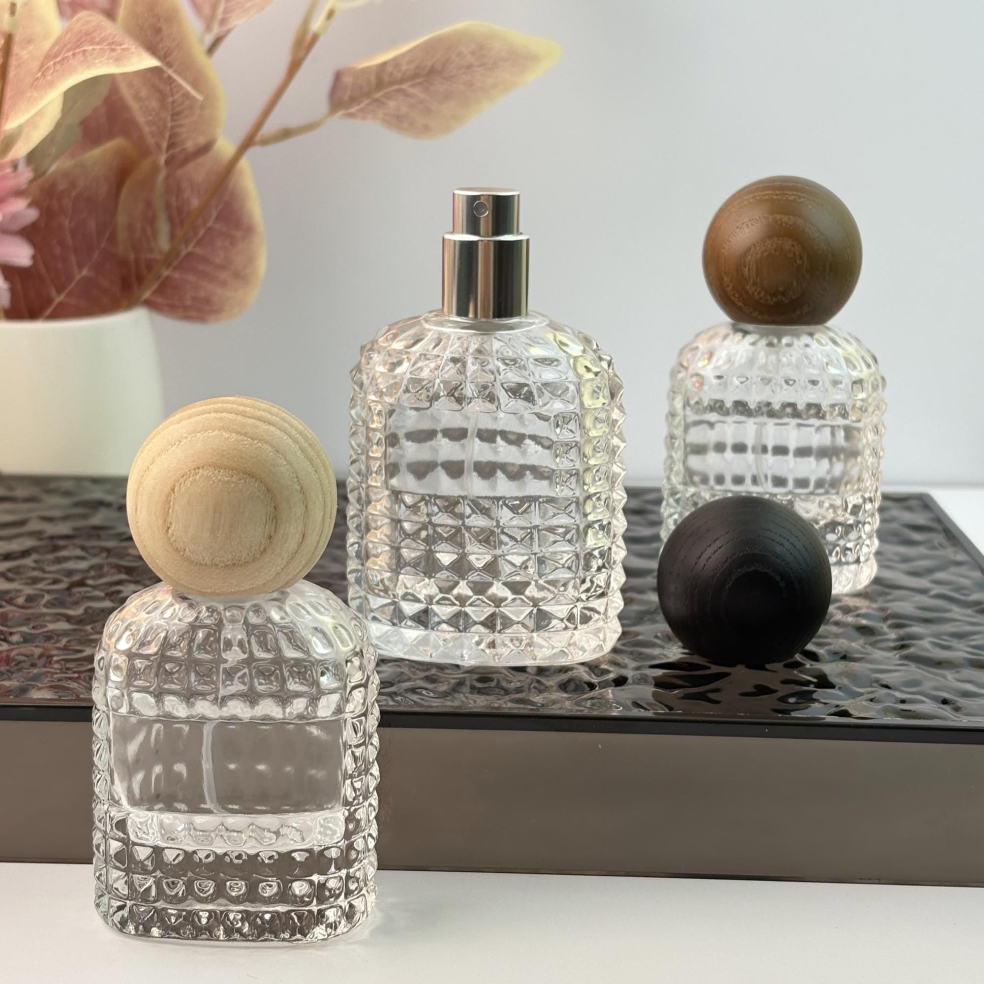 30ml 50ml 100ml Textured Glass Spray Bottle with Wooden Caps