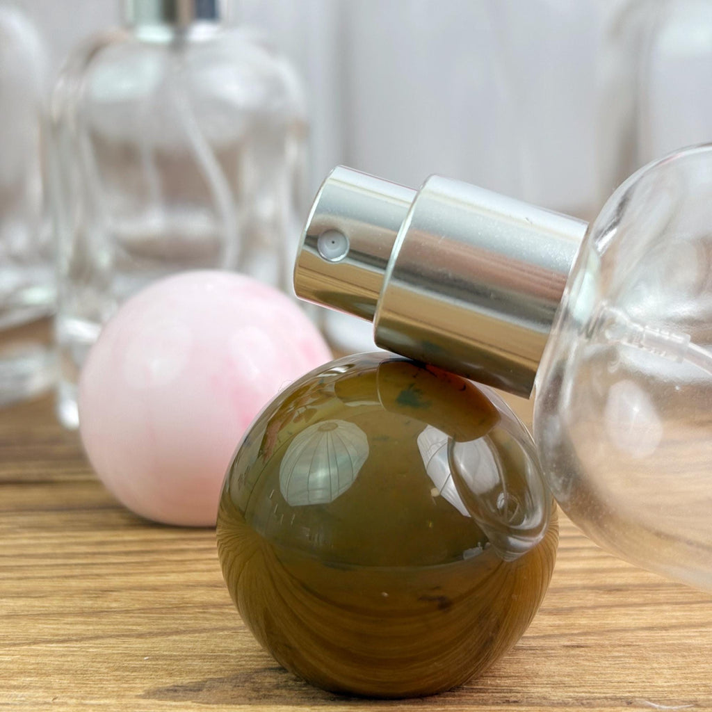 Clear Glass Spray Bottle with Ball Cap