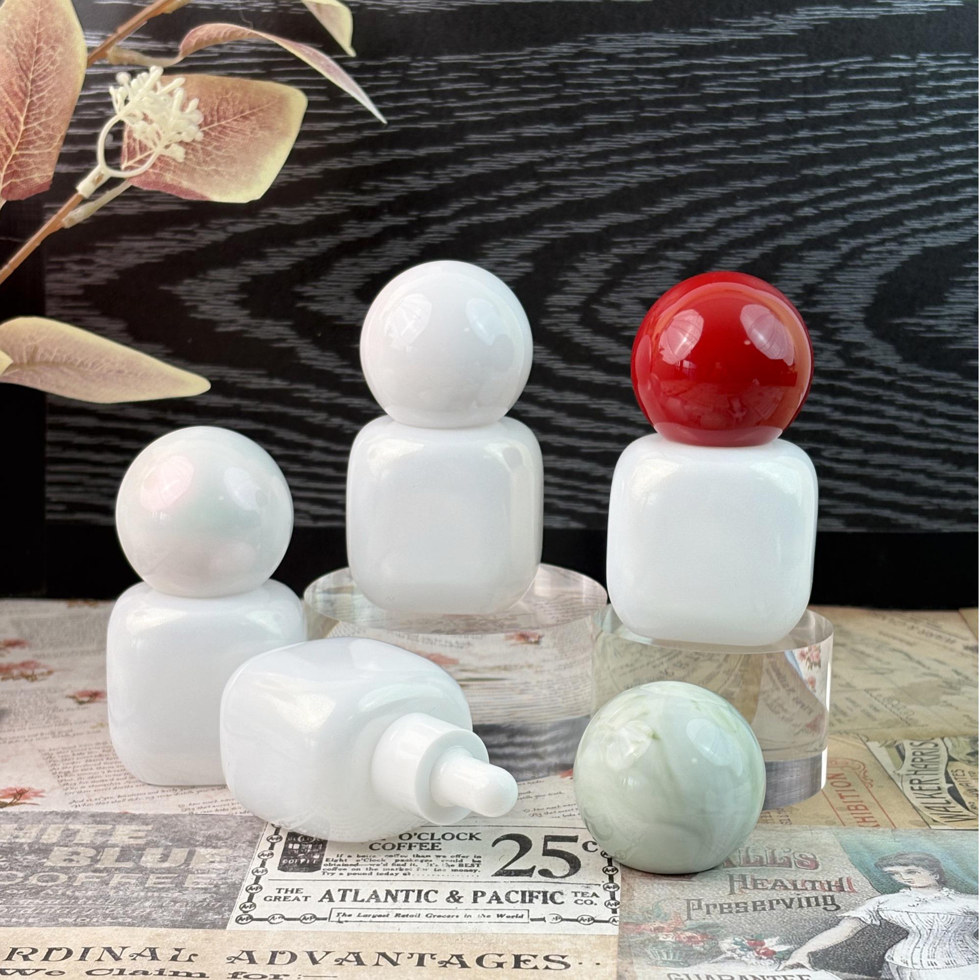 30ml White Glass Dropper Bottles with Plastic Ball Cap
