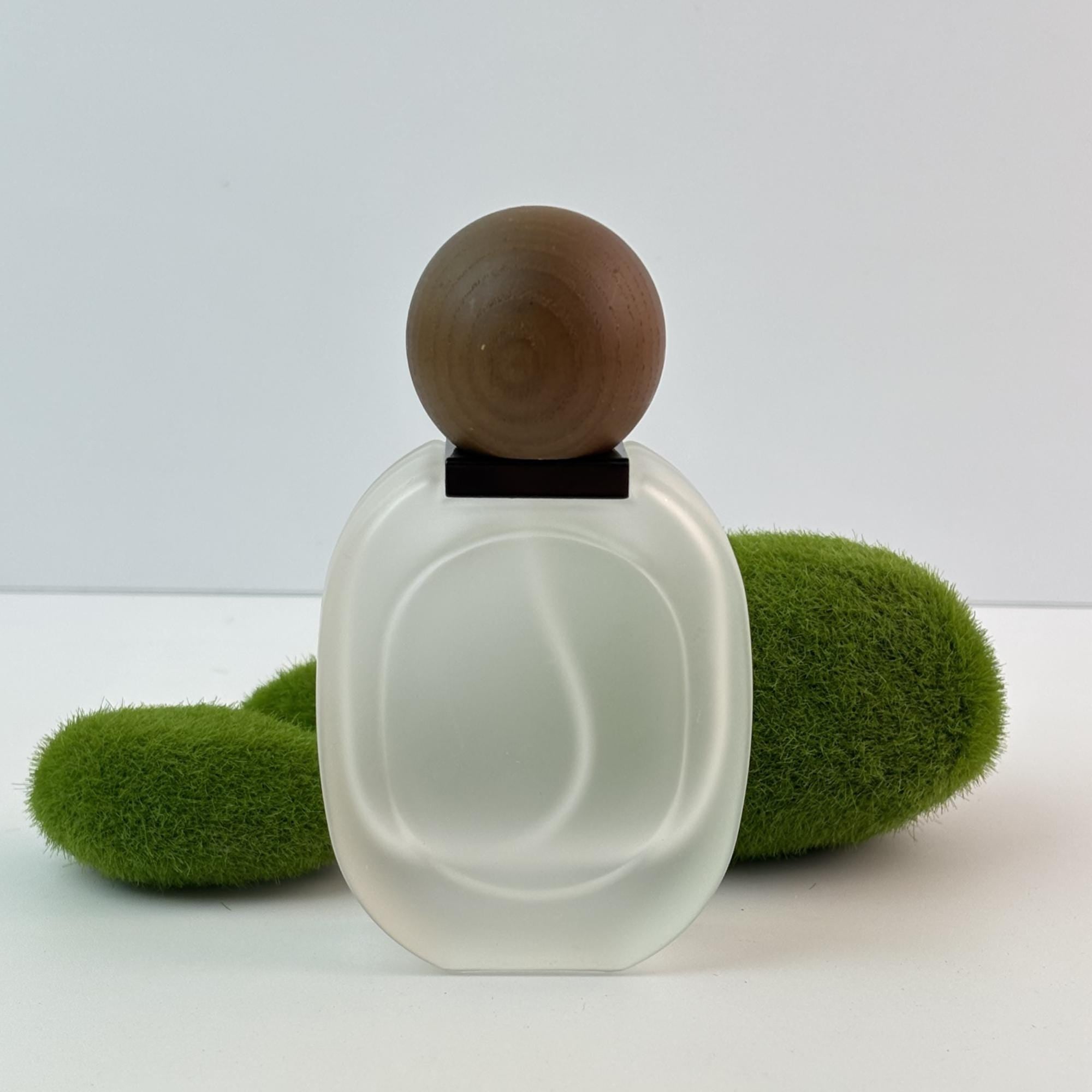 30ml Frosted Glass Liquid Atomizer Containers with Wooden Lid