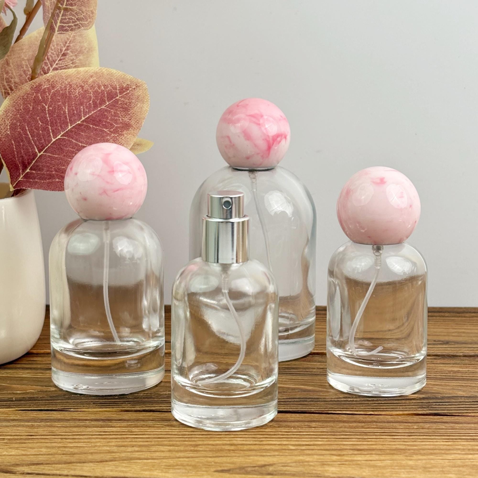 Clear Glass Spray Bottle with Ball Cap