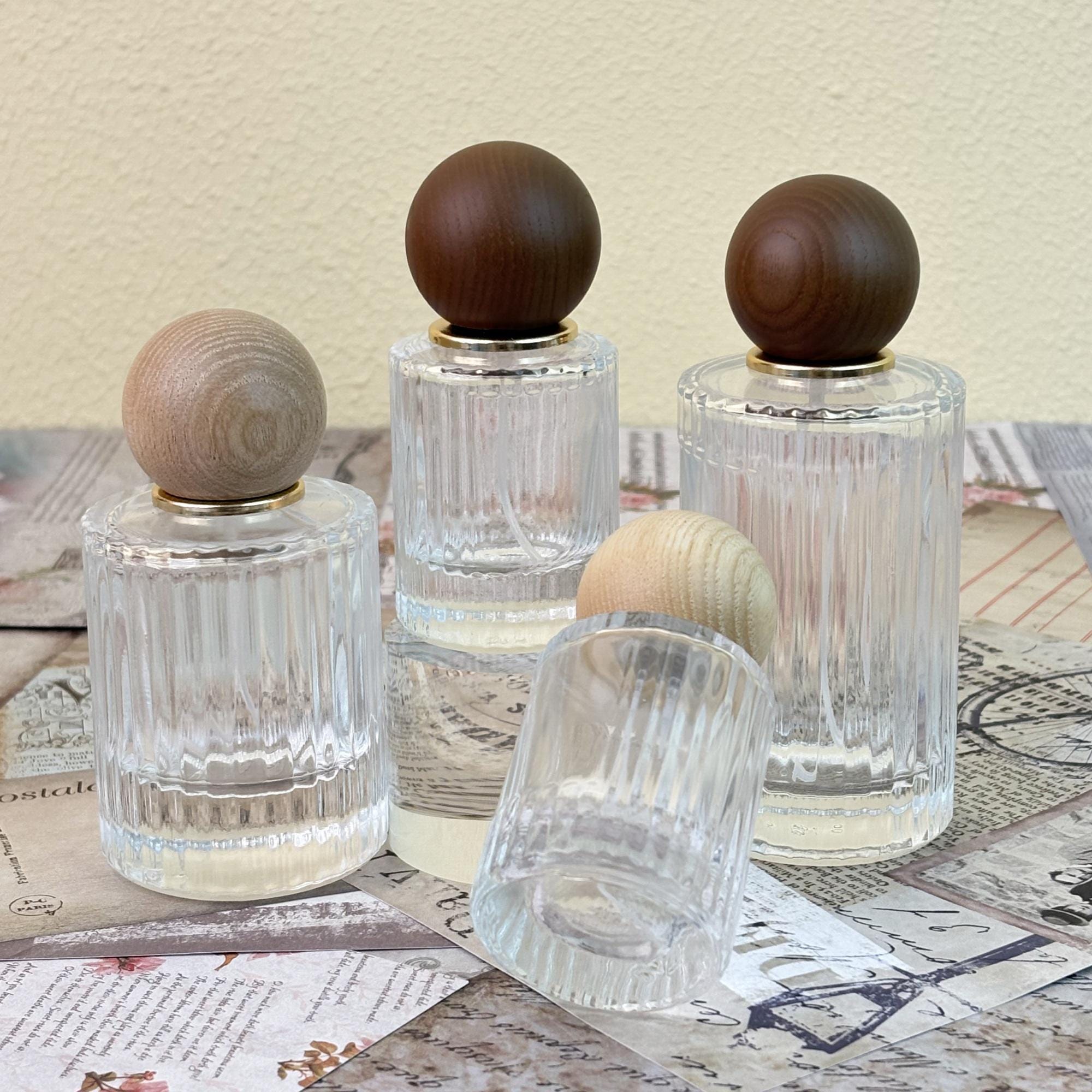 Minimalist Clear Striped Glass Spray Bottle with Wooden Ball Lid