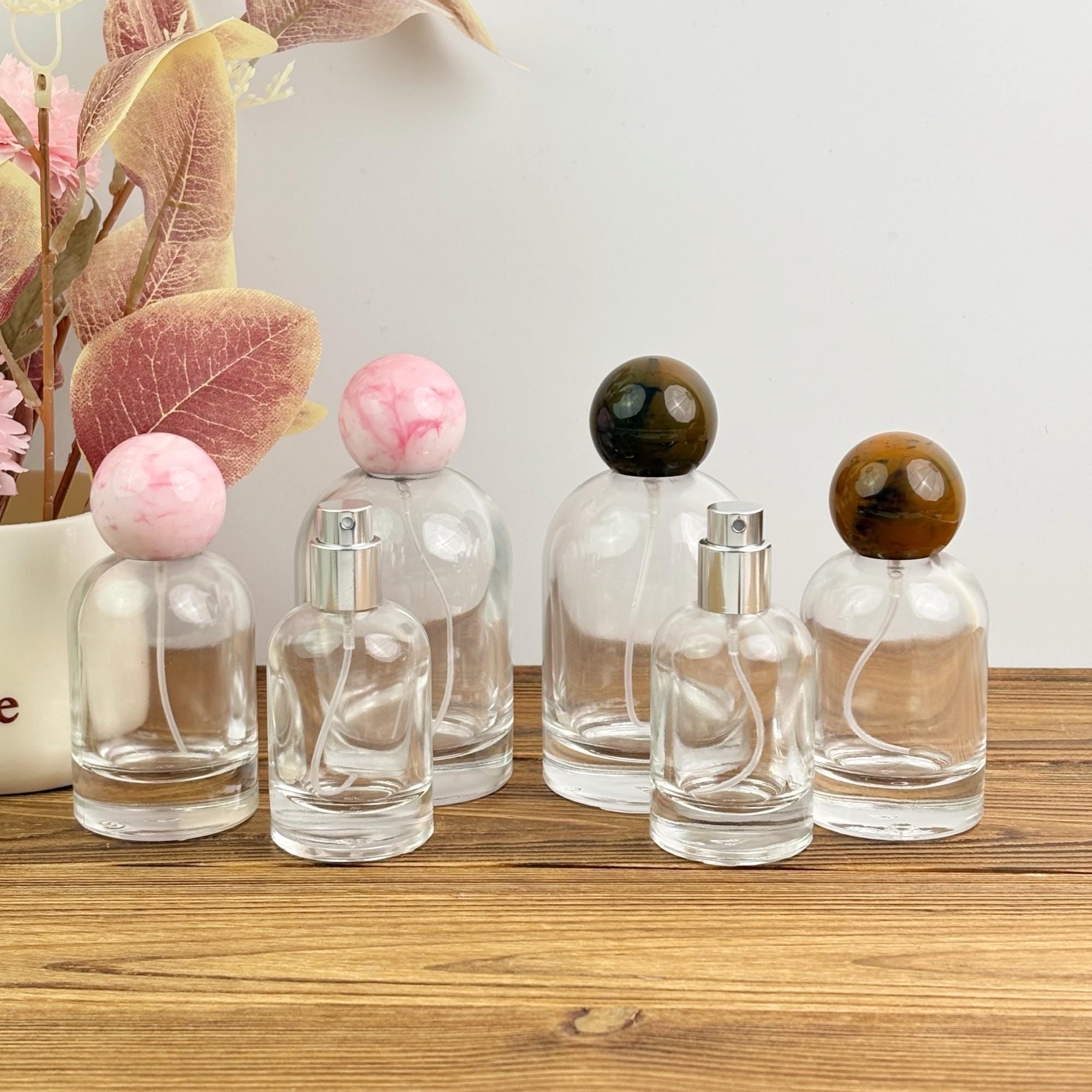 Clear Glass Spray Bottle with Ball Cap