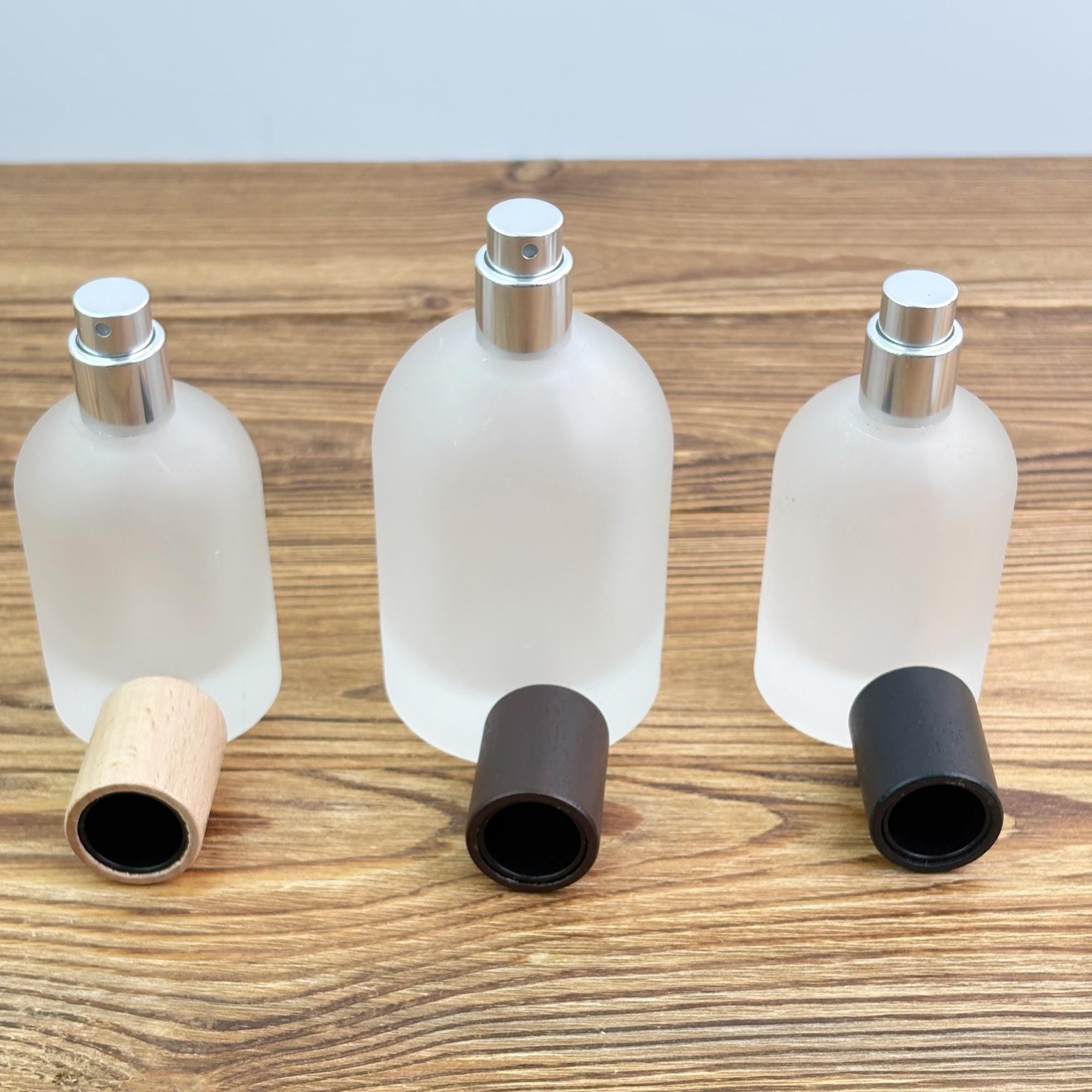 30ml 50ml 100ml Frosted Glass Perfume Spray Bottle with Wood Cap