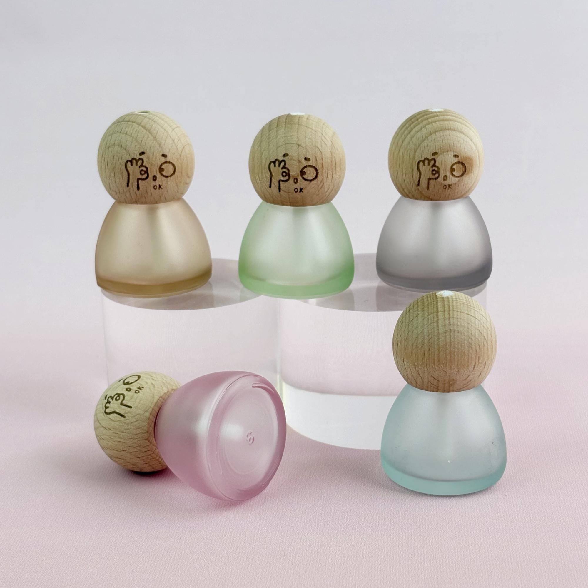 8ml Solid Frosted Glass Aromatherapy Diffusers with Wooden Cap