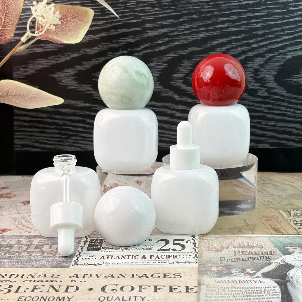30ml White Glass Dropper Bottles with Plastic Ball Cap