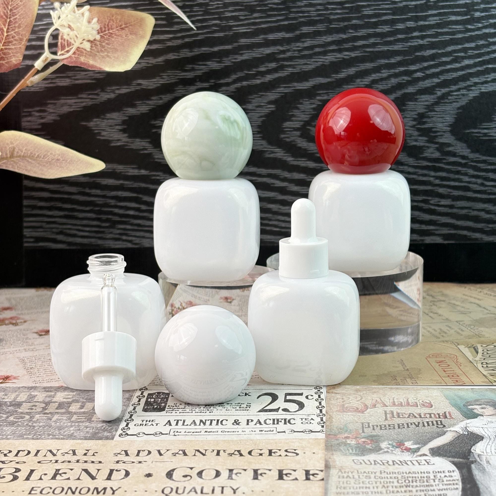30ml White Glass Dropper Bottles with Plastic Ball Cap