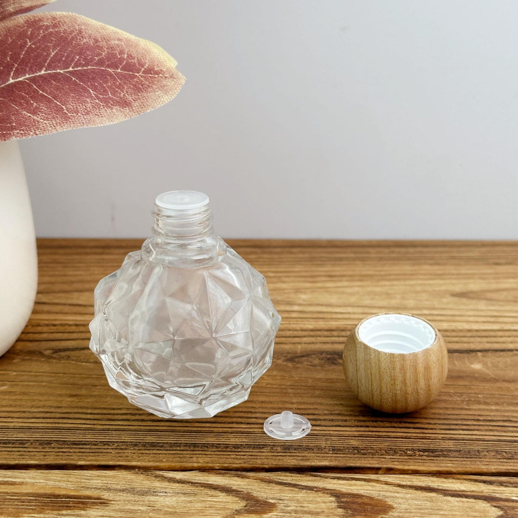 30ml Clear Faceted Glass Spray Bottle