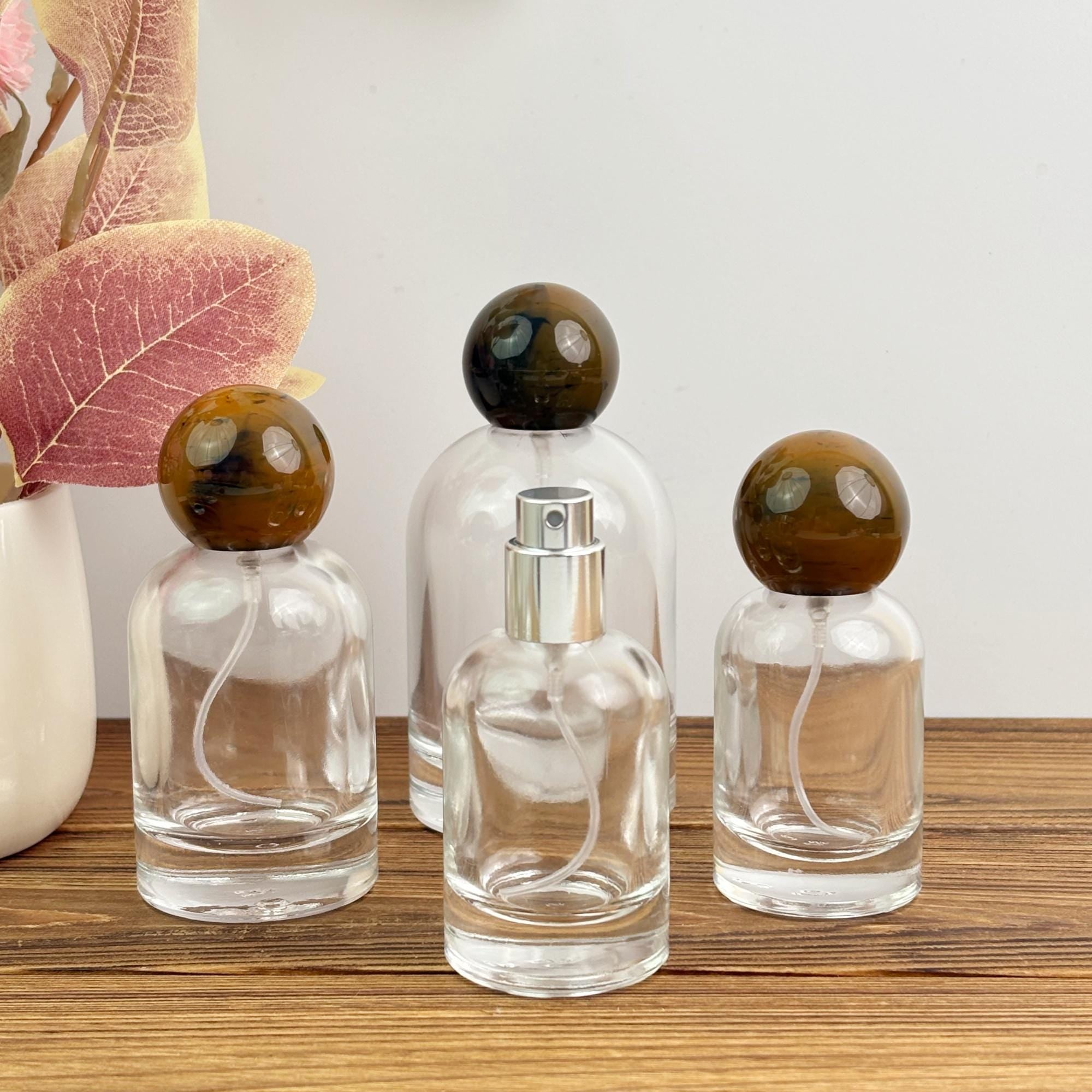 Clear Glass Spray Bottle with Ball Cap