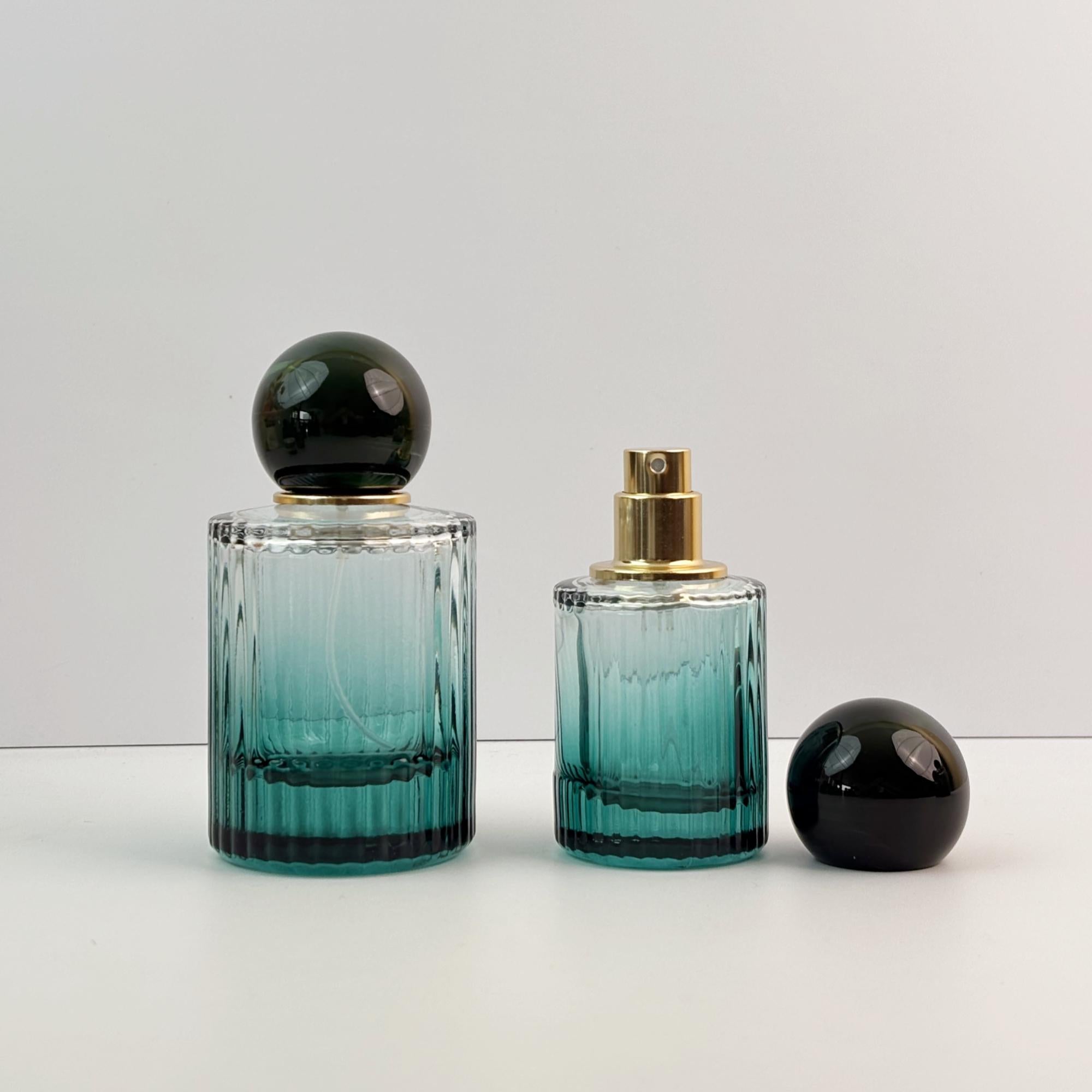 Ribbed Gradient Glass Perfume Spray Bottle with Gold Pump
