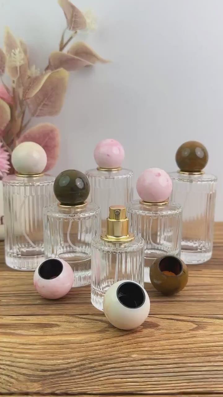 High-end Clear Ribbed Glass Spray Bottle with Marble Ball